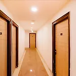Hotel In West Vinod Nagar