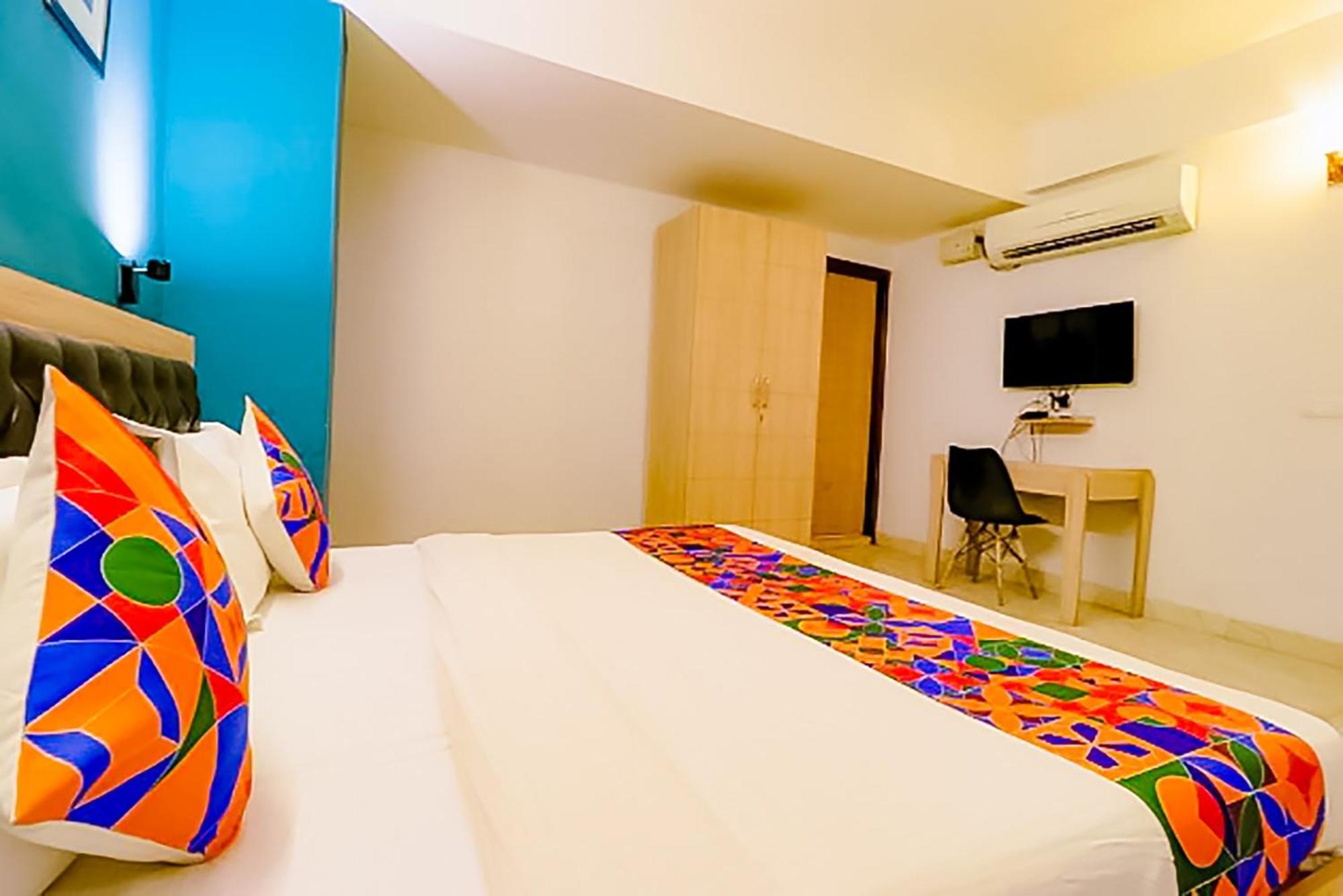 In West Vinod Nagar Hotel 3*
