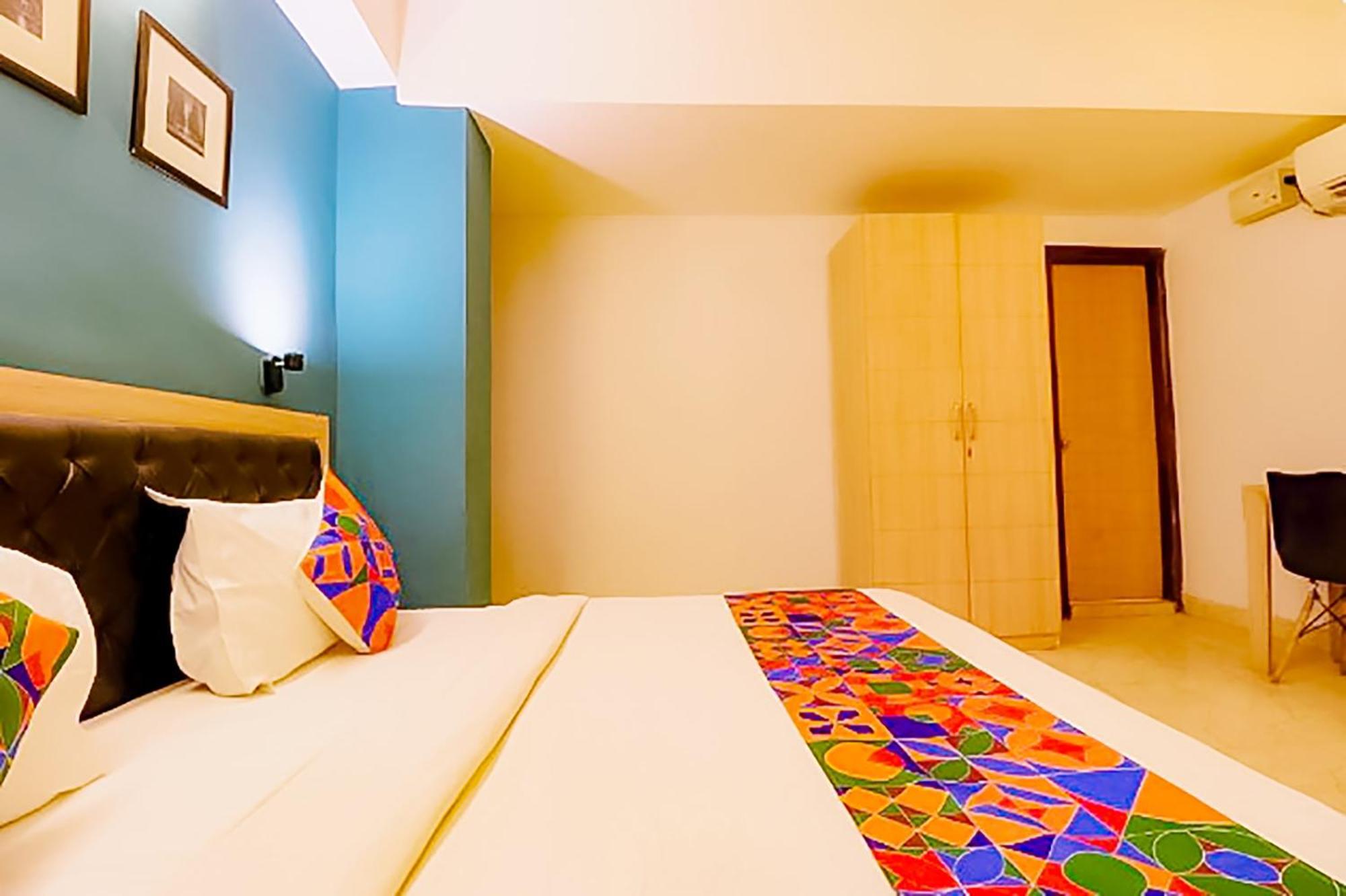 Hotel In West Vinod Nagar 3*